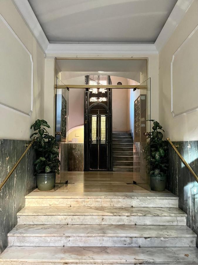 Domus Aeterna - Re Di Roma Hotel Exterior photo