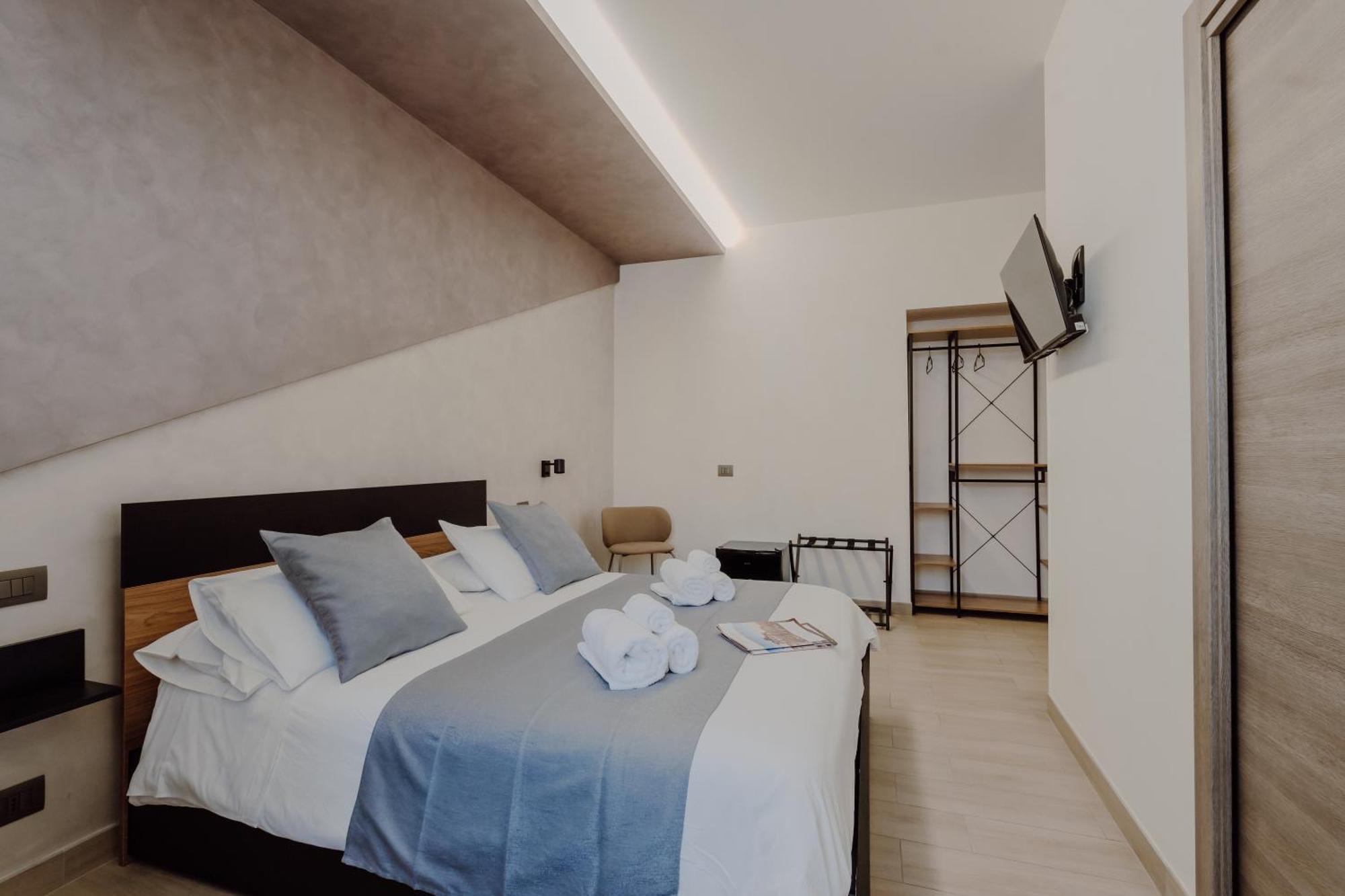 Domus Aeterna - Re Di Roma Hotel Exterior photo
